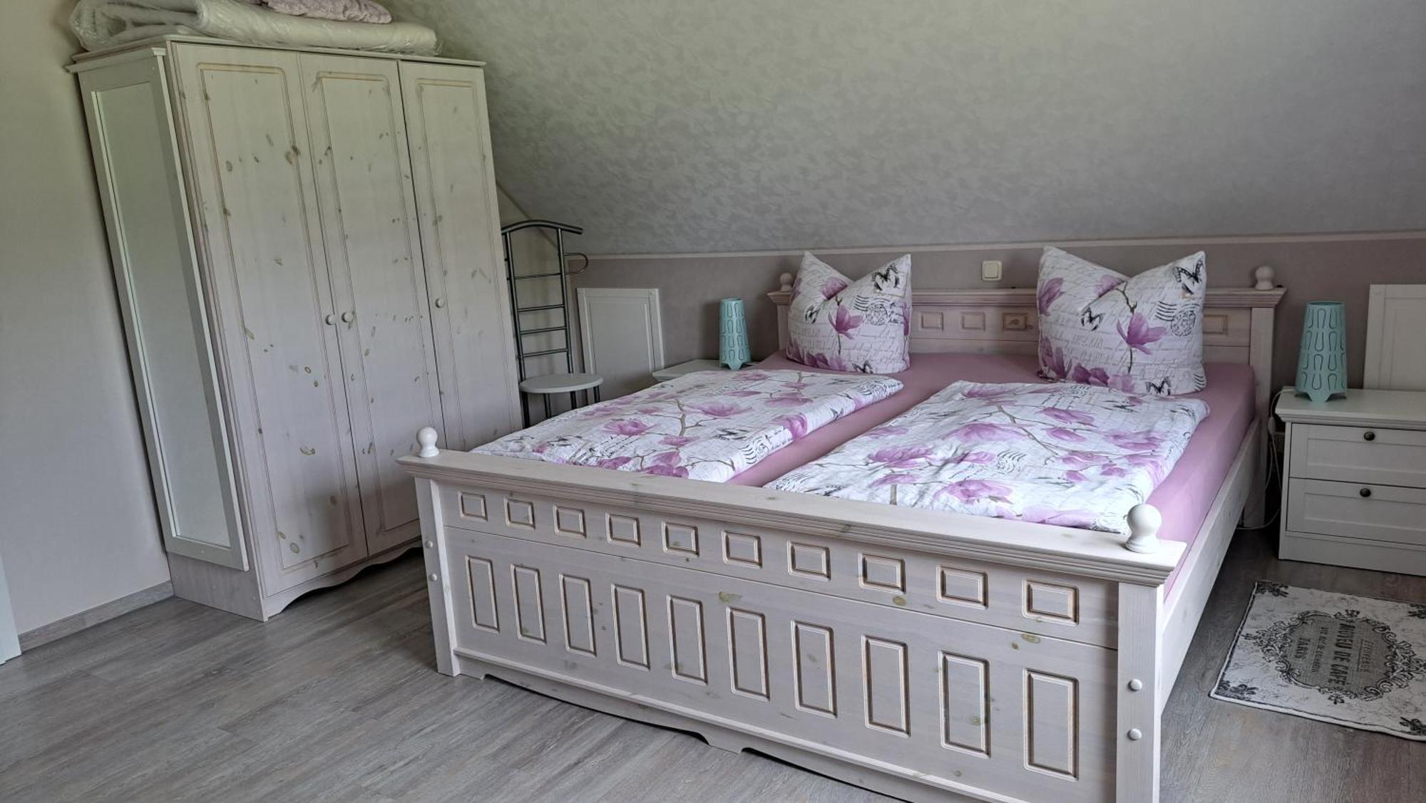 Schoene In Ruhiger Lage Apartment